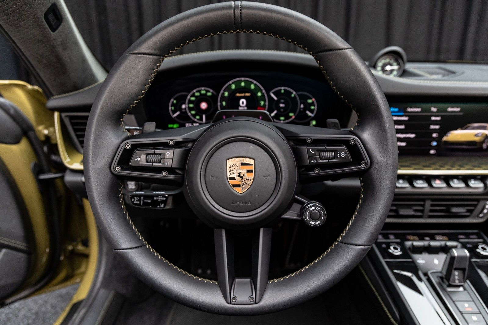 Fahrzeugabbildung Porsche 992.2 GTS Cabrio Spirit 70 + PCCB + Burmester