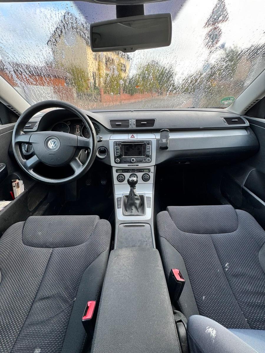 Volkswagen Passat 2009 — engine 140 HP (103kW)