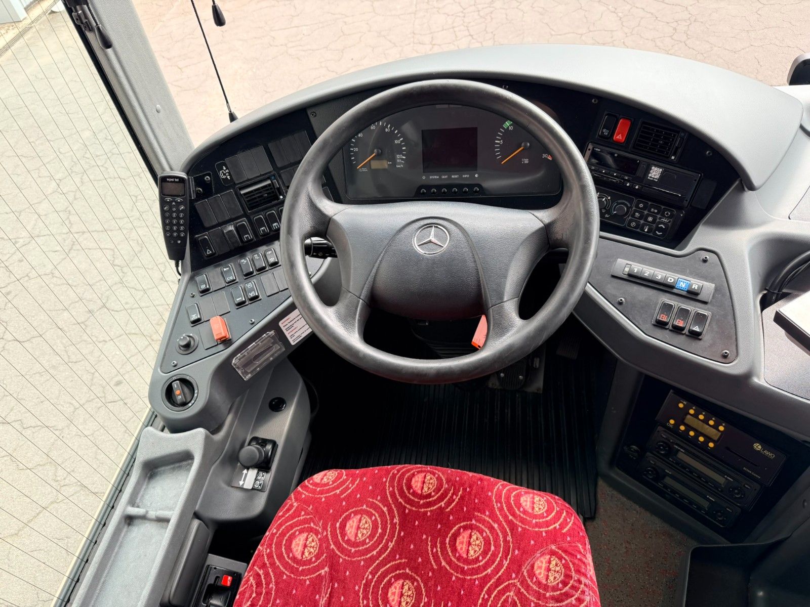 MERCEDES-BENZ  2015 - Image 11 of 30