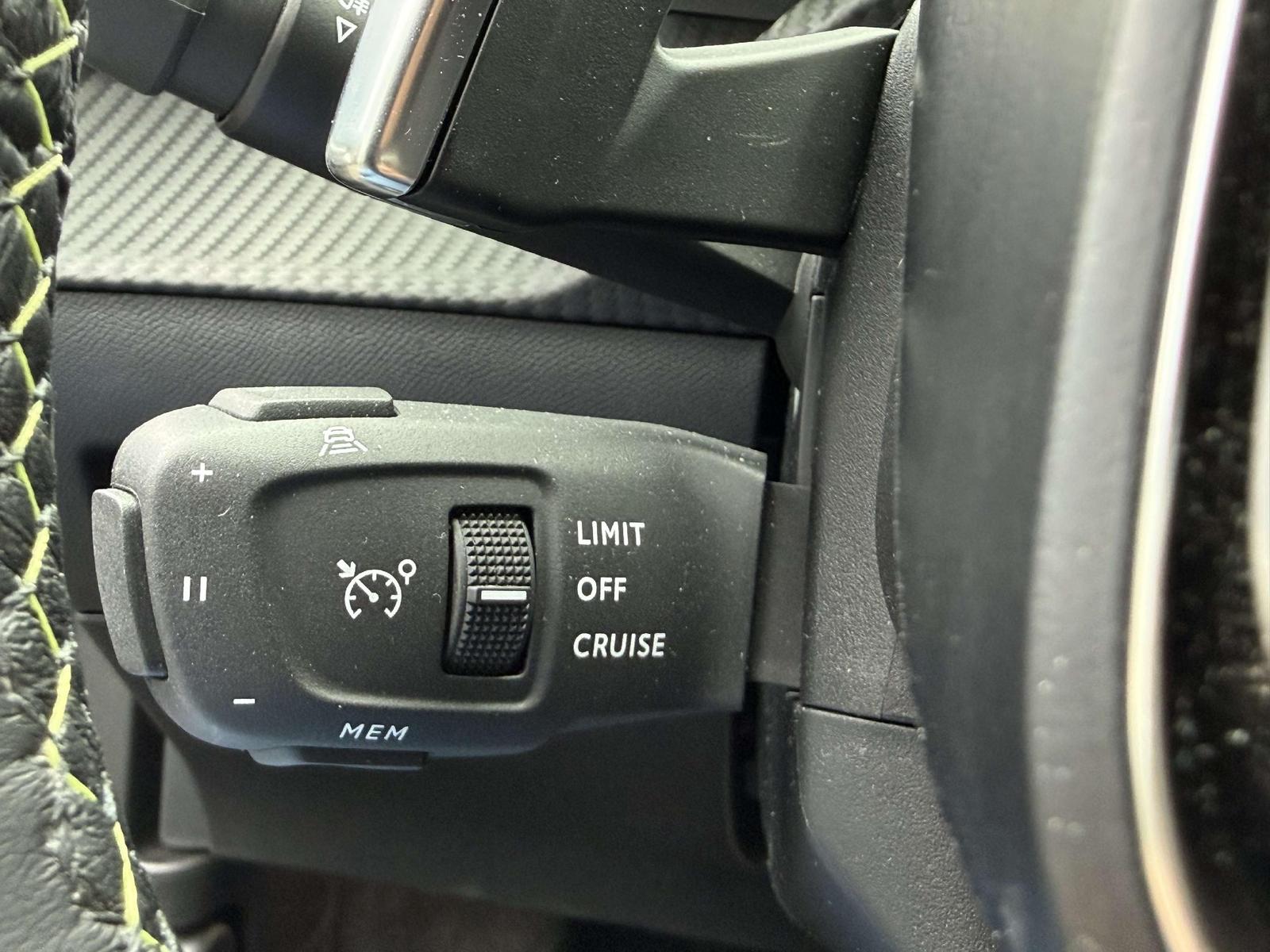 Peugeot 2008 Hybrid 145 GT