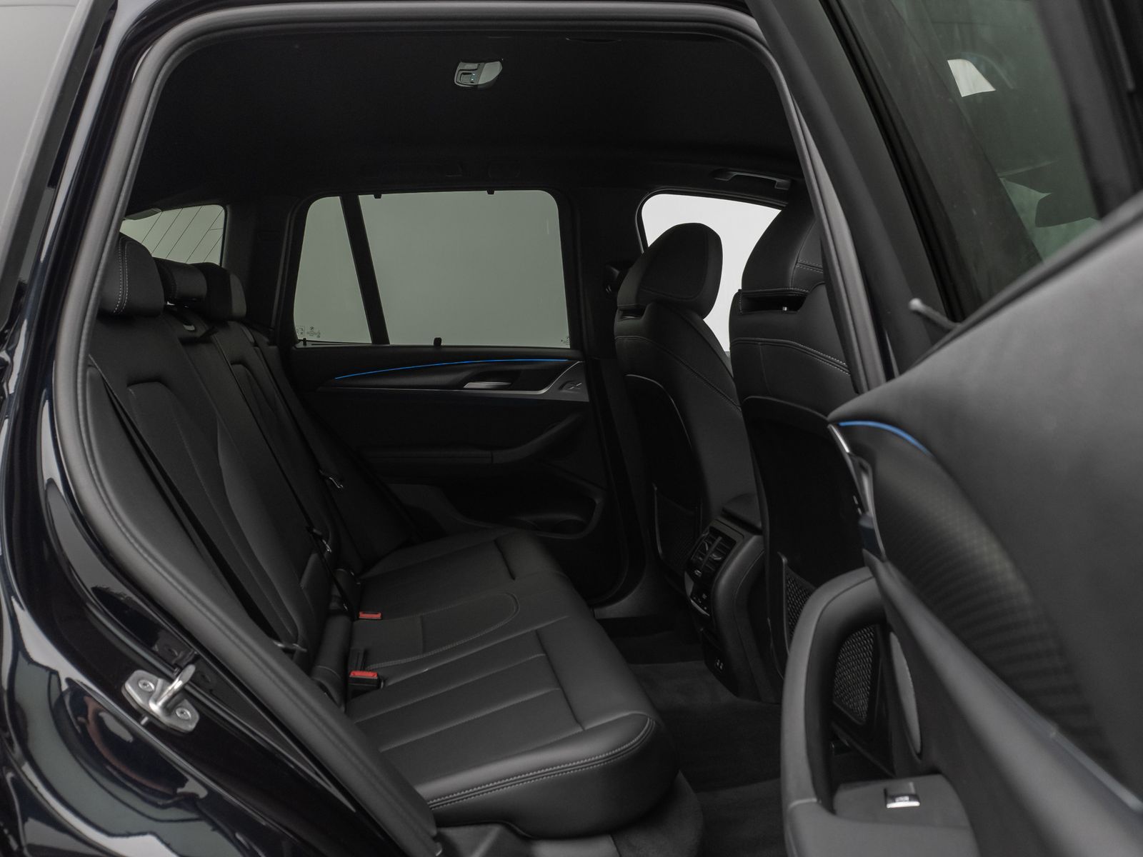 Fahrzeugabbildung BMW X3 xD30e M Sport Kamera DAB DrivAssis LED 20Zoll