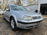 Volkswagen Golf 1.6 Automatik EDITION - Volkswagen Golf aus 2001: 1.6
