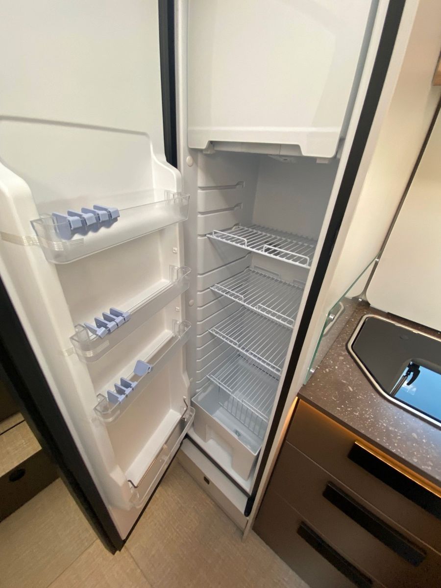 Fahrzeugabbildung Bürstner Lyseo B66 690 TD *Automatik*Hubbett*Sat*Markise