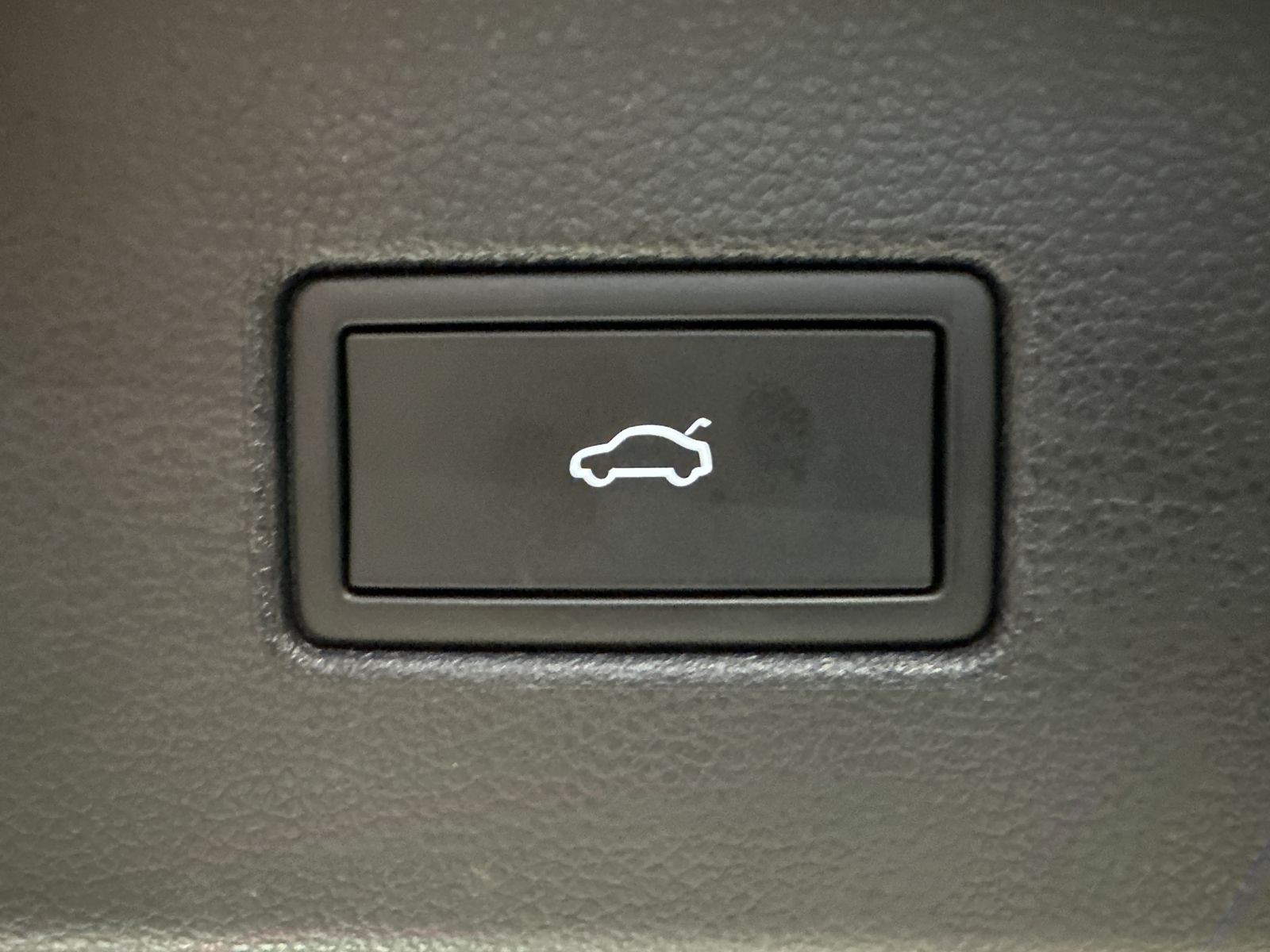 Fahrzeugabbildung Volkswagen Tiguan 1.4 eHybrid DSG R-Line NAV+LED+ACC+V-COCK