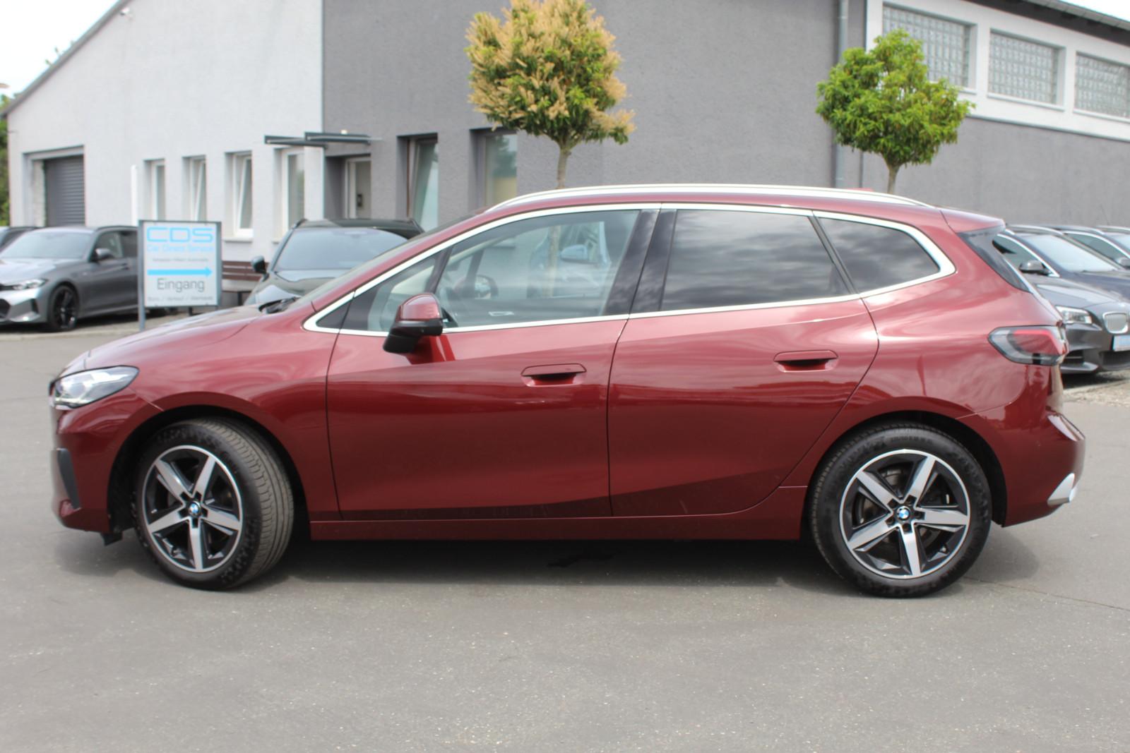 BMW 218i Active Tourer Aut. +Leder+AHK+Kamera+Sitzh.