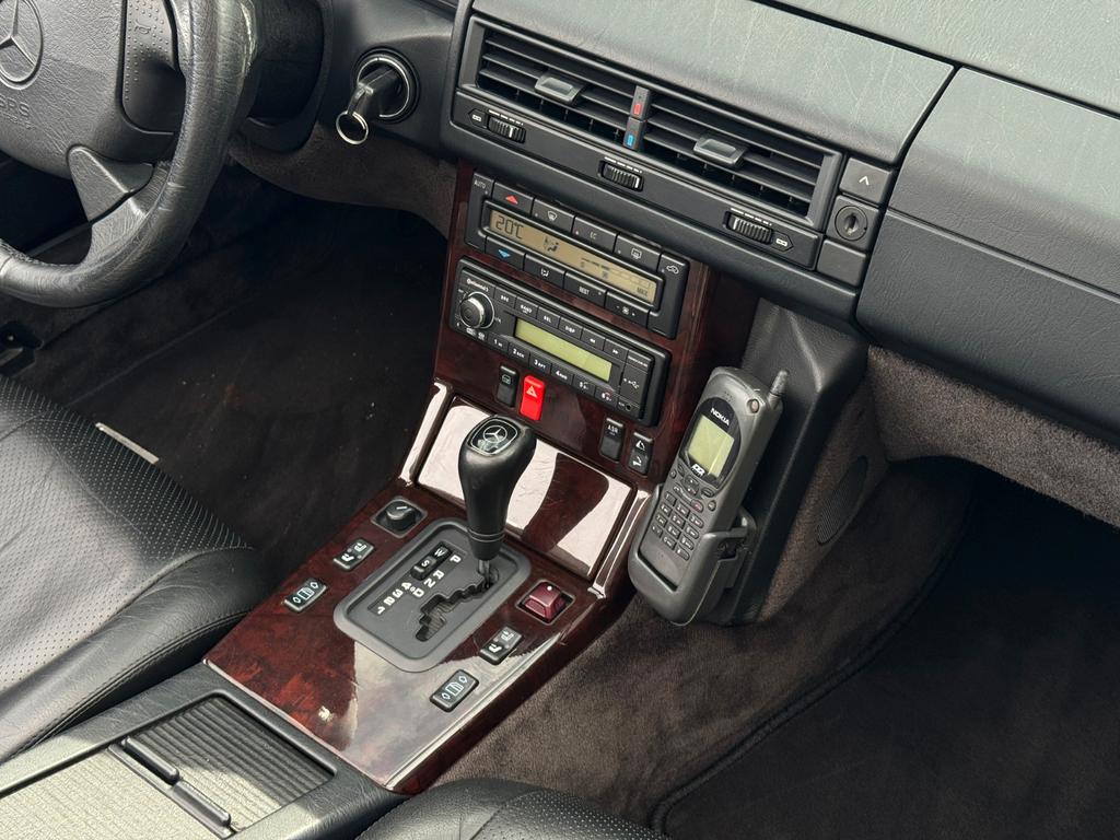 Mercedes-Benz SL 320