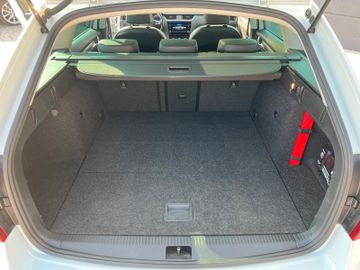 Fahrzeugabbildung SKODA Octavia Combi 1.8 TSI DSG Style Pano LED ACC LHZ
