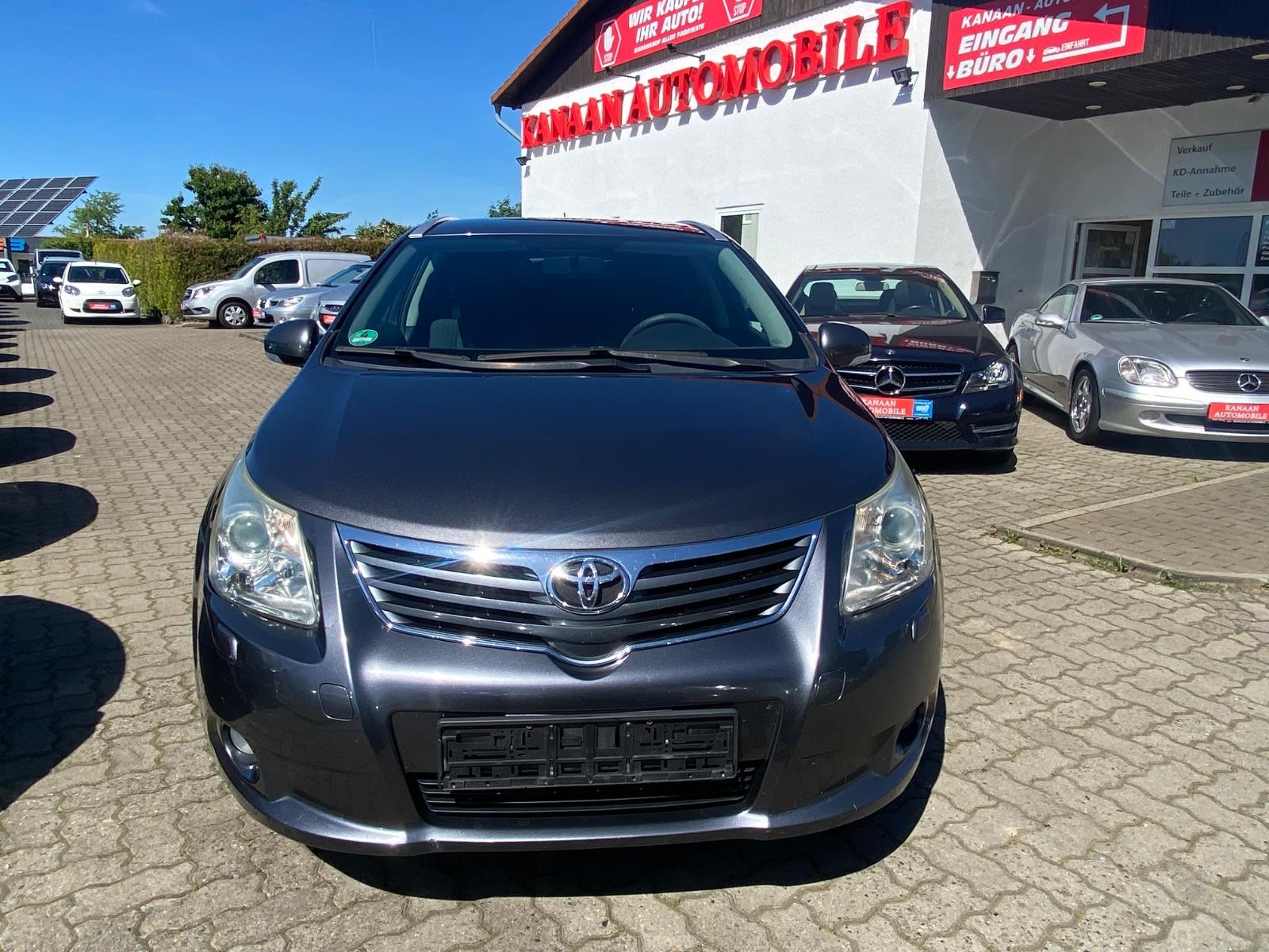 Toyota Avensis 2011 — photo 27
