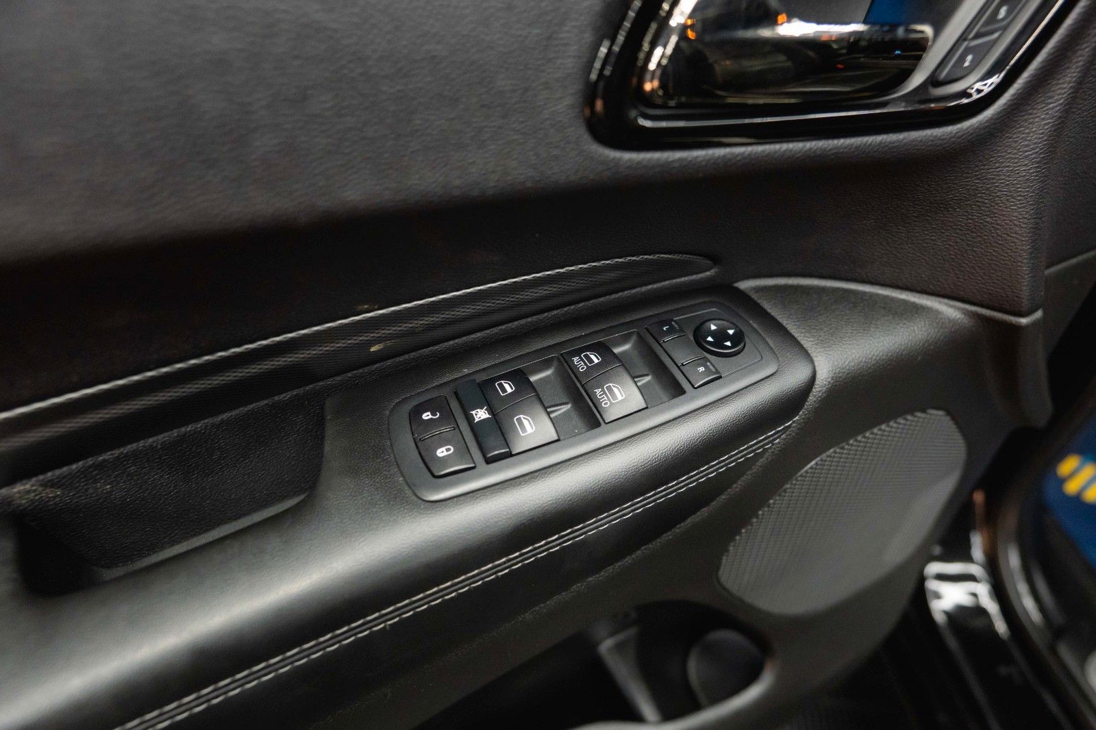 Fahrzeugabbildung Dodge Durango 3.6 V6 GT 4x4 SRT Night-Paket Modell 22