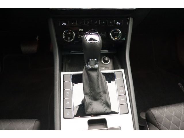 Fahrzeugabbildung SKODA Superb Combi Ambition LED ACC Navi DSG