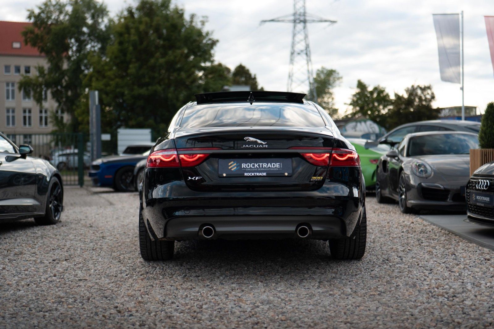 Fahrzeugabbildung Jaguar XF 300 Sport Black Edition | Pano | LED | 20Zoll