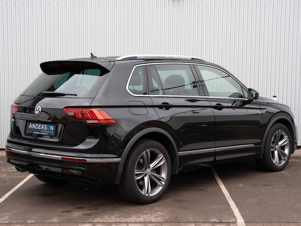 Fahrzeugabbildung Volkswagen TIGUAN R-LINE 2.0 TDI DSG LED KAM LANE TEMP ACC