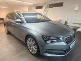 Skoda Superb Combi Premium Edition*Leder*Ambi*AHK - Skoda Superb: Edition
