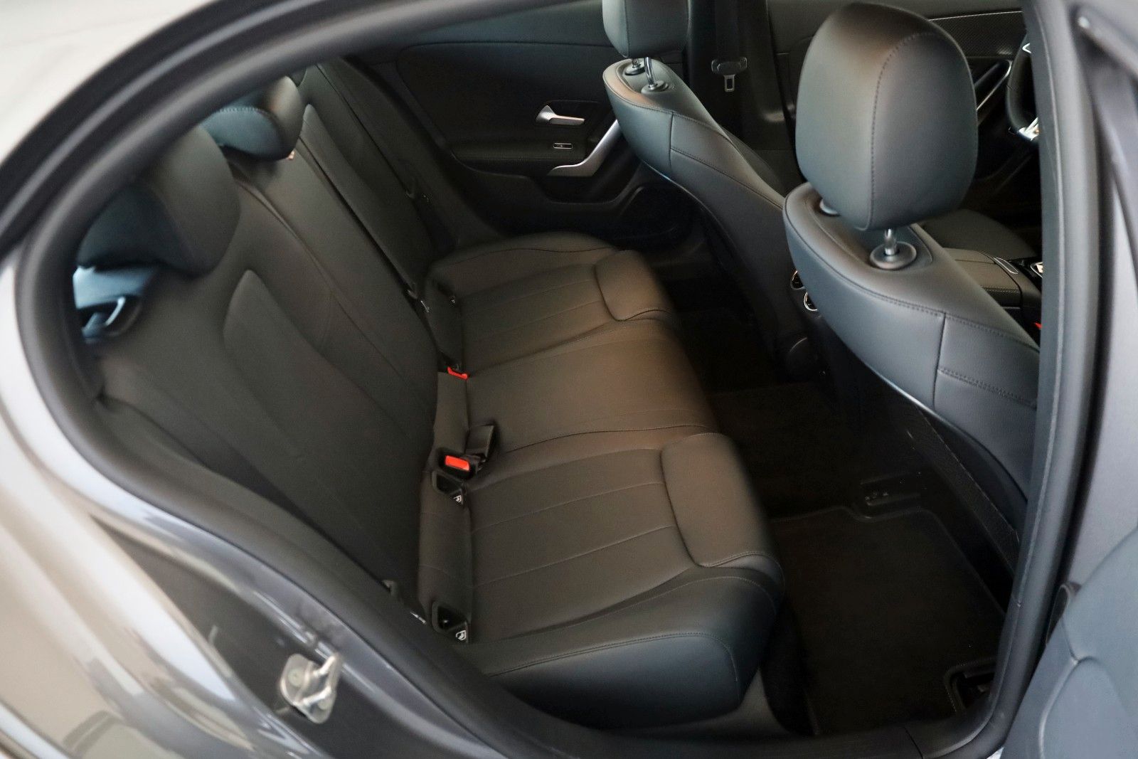 Fahrzeugabbildung Mercedes-Benz A 250 e, Progressive, Leder,Navi,LED,SH,Facelift