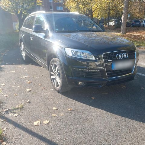 Audi Q7 3.0 tdi S-Line full Leder und Boss...