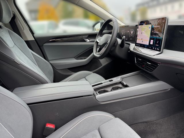 Passat Variant Business 1,5 l eTSI DSG LED Navi 