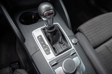 Fahrzeugabbildung Audi A3 Sportback 40 TFSI quattro |S-TRONIC|LED|AHK