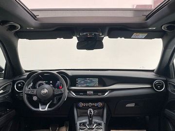 Alfa-Romeo Stelvio - 9