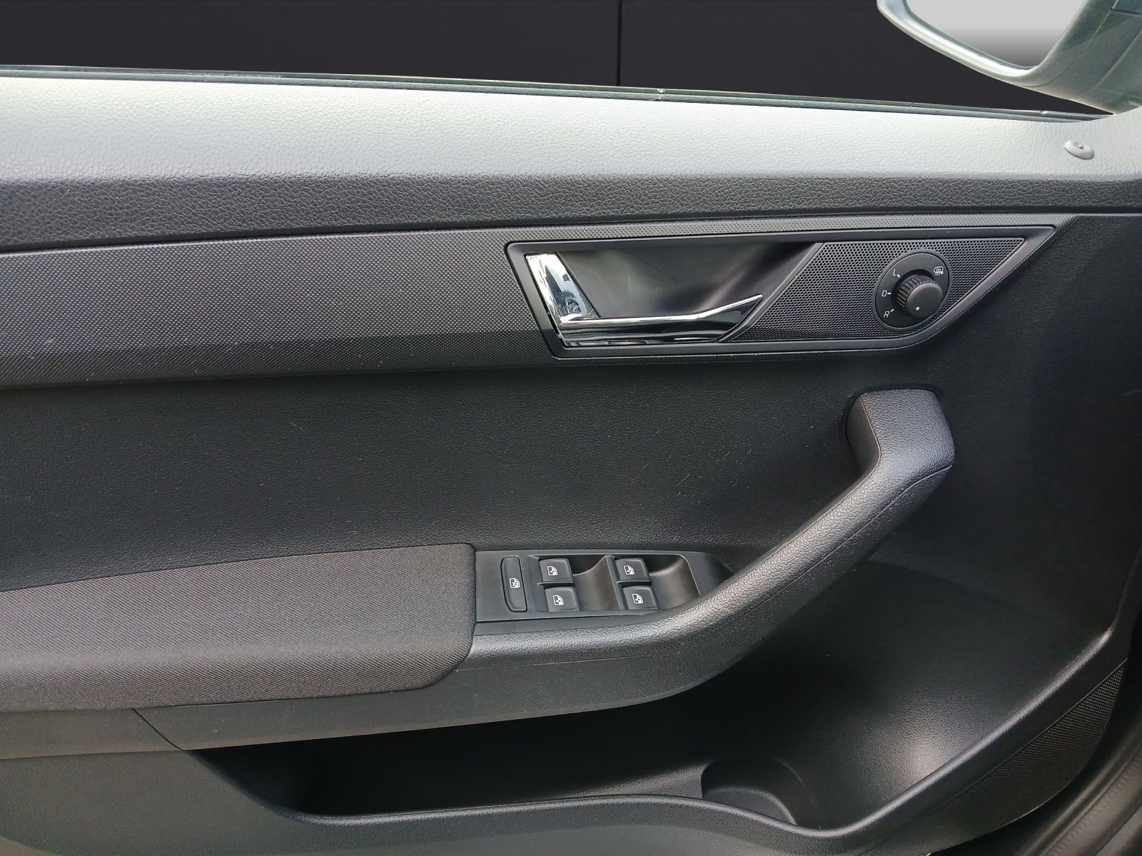 Fahrzeugabbildung SKODA Fabia TSI Drive-125 Climatronic GRA PDC SH LM