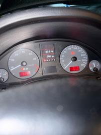 1999 AUDI A8 照片 8