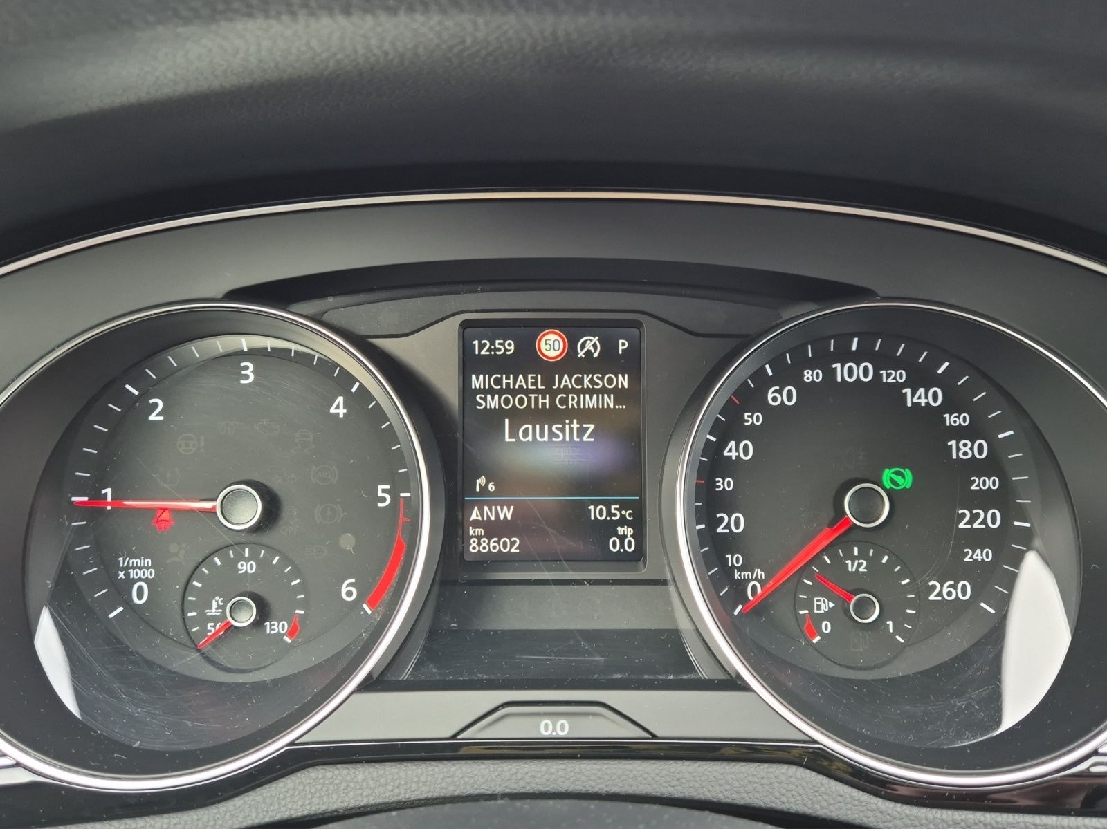 Fahrzeugabbildung Volkswagen Passat Variant TDI Elegance DSG 4M Matrix Navi A