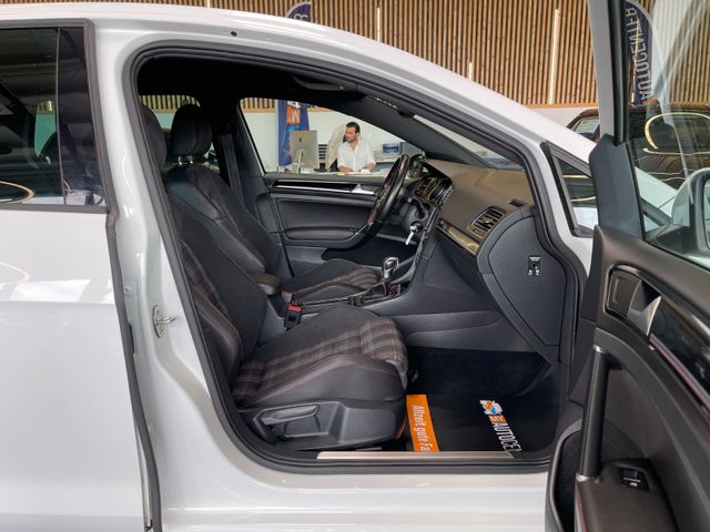 Volkswagen Golf VII Lim. GTI Performance BMT *ACC*BI-XENON*