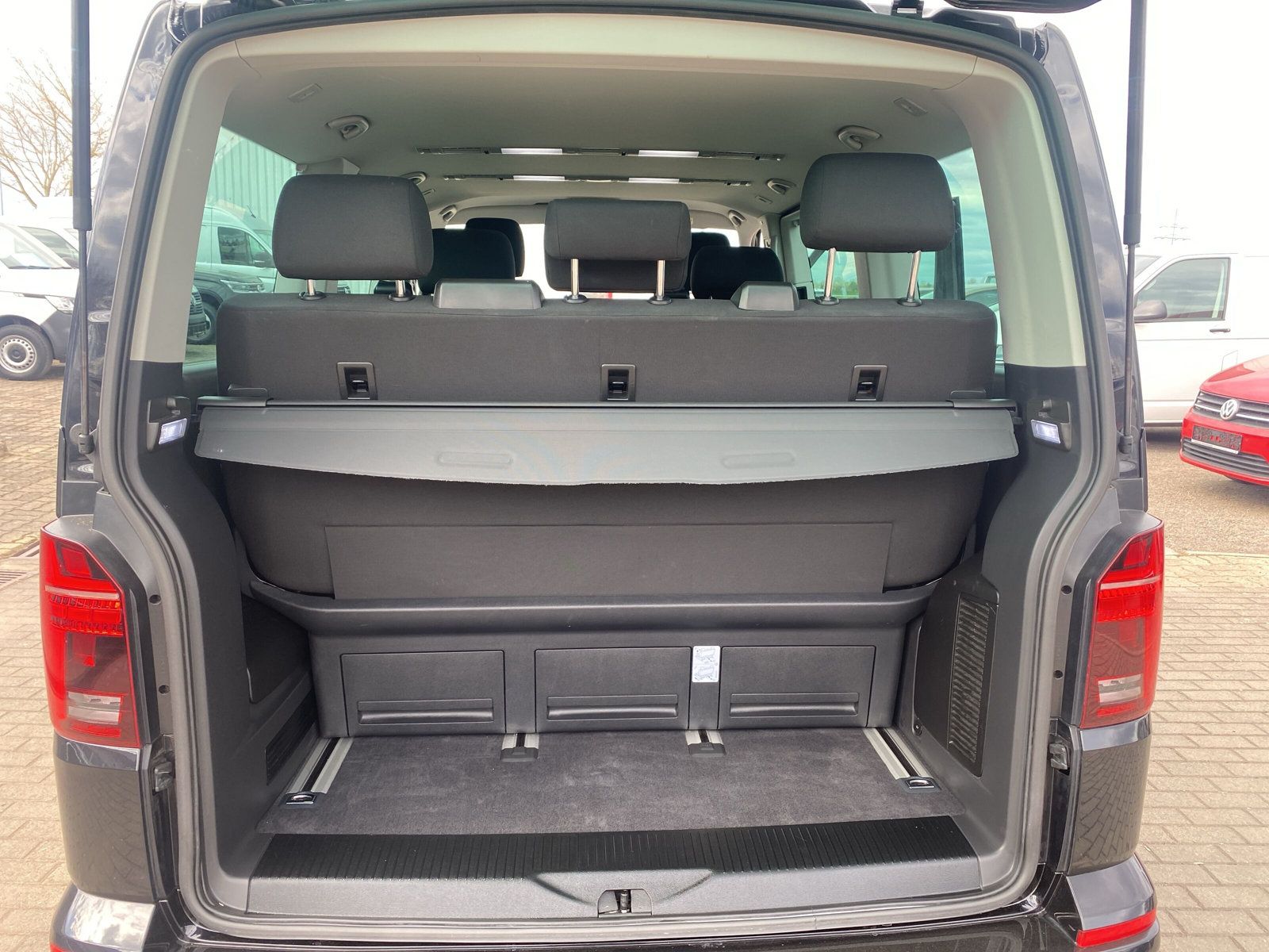Fahrzeugabbildung Volkswagen T6 Multivan 2.0 TDI DSG LED STANDHZG KAMERA ACC