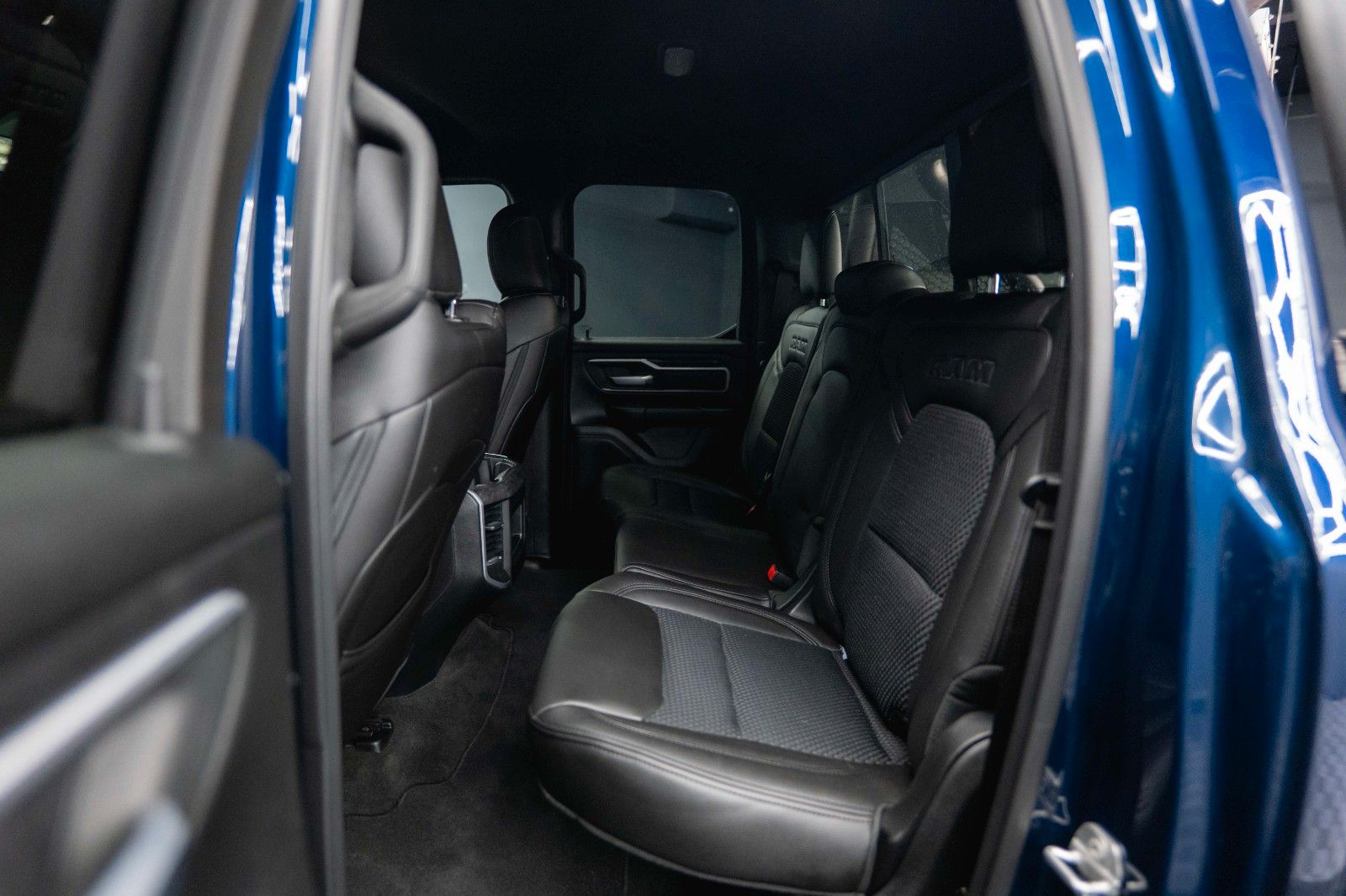 Fahrzeugabbildung Dodge RAM 5.7 V8 HEMI 4x4 BLUE EDITION Offroad LONGBED