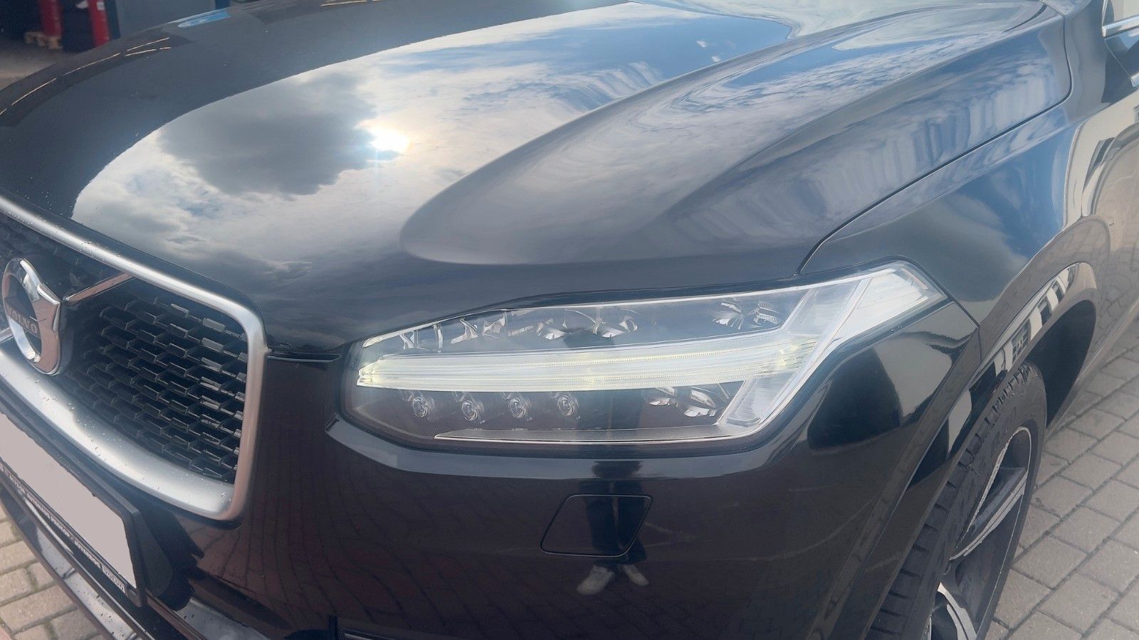 Fahrzeugabbildung Volvo XC90 D5 R-Design*LED*LUFT*CAM*7Sitze