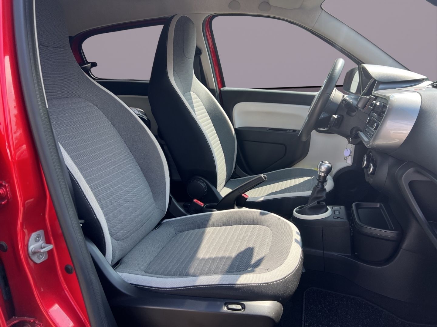 Fahrzeugabbildung Renault Twingo Limited 0.9 TCe 90 DAB SHZ Tel.-Vorb. Ber