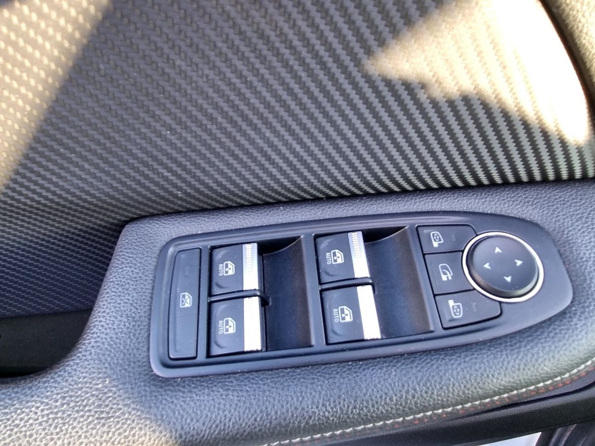 Fahrzeugabbildung Renault Clio INTENS E-TECH 140