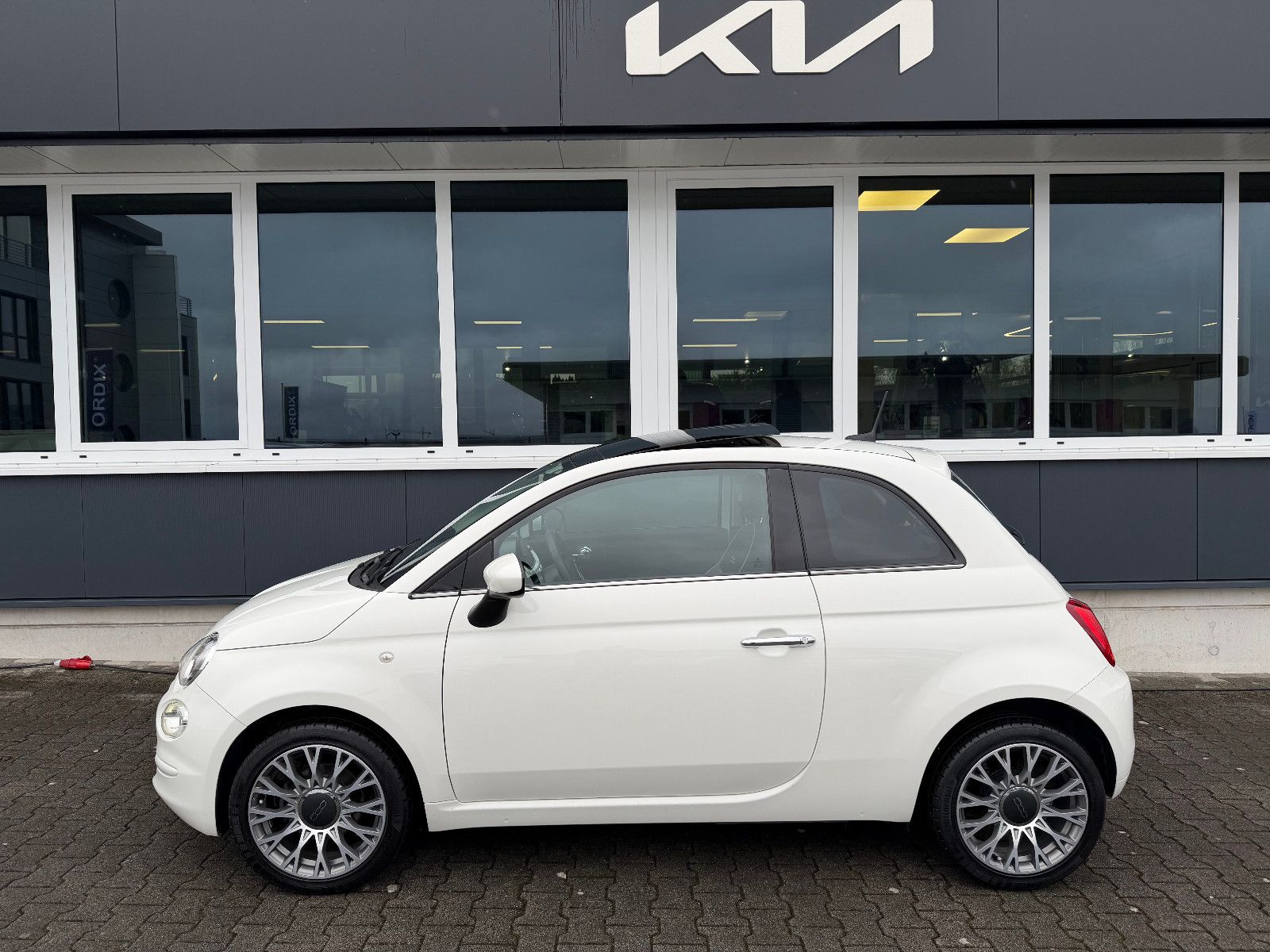 Fahrzeugabbildung Fiat 500 Lounge