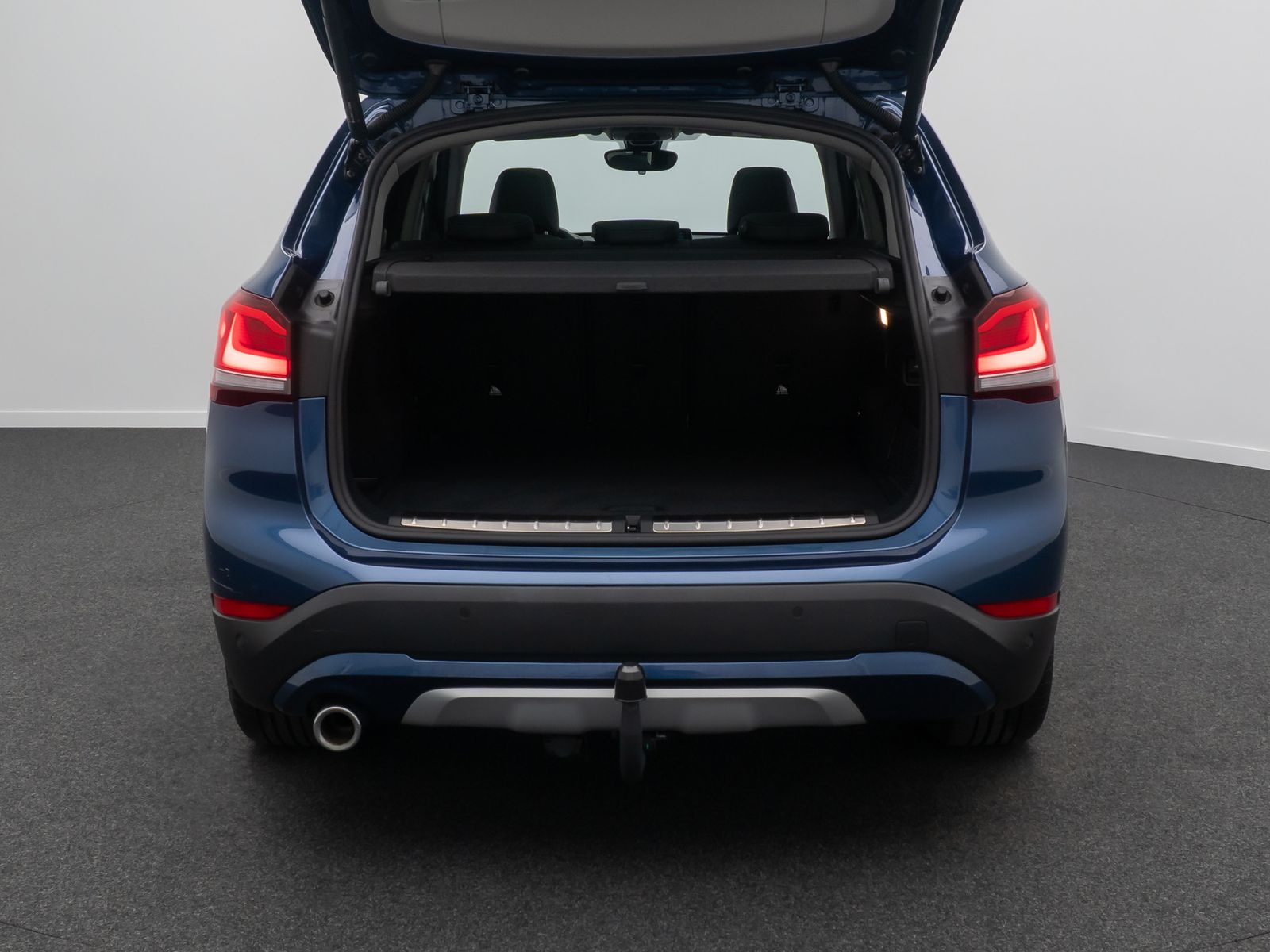 Fahrzeugabbildung BMW X1 xD25e xLine Panorama H/K Kamera DAB HUD Voll