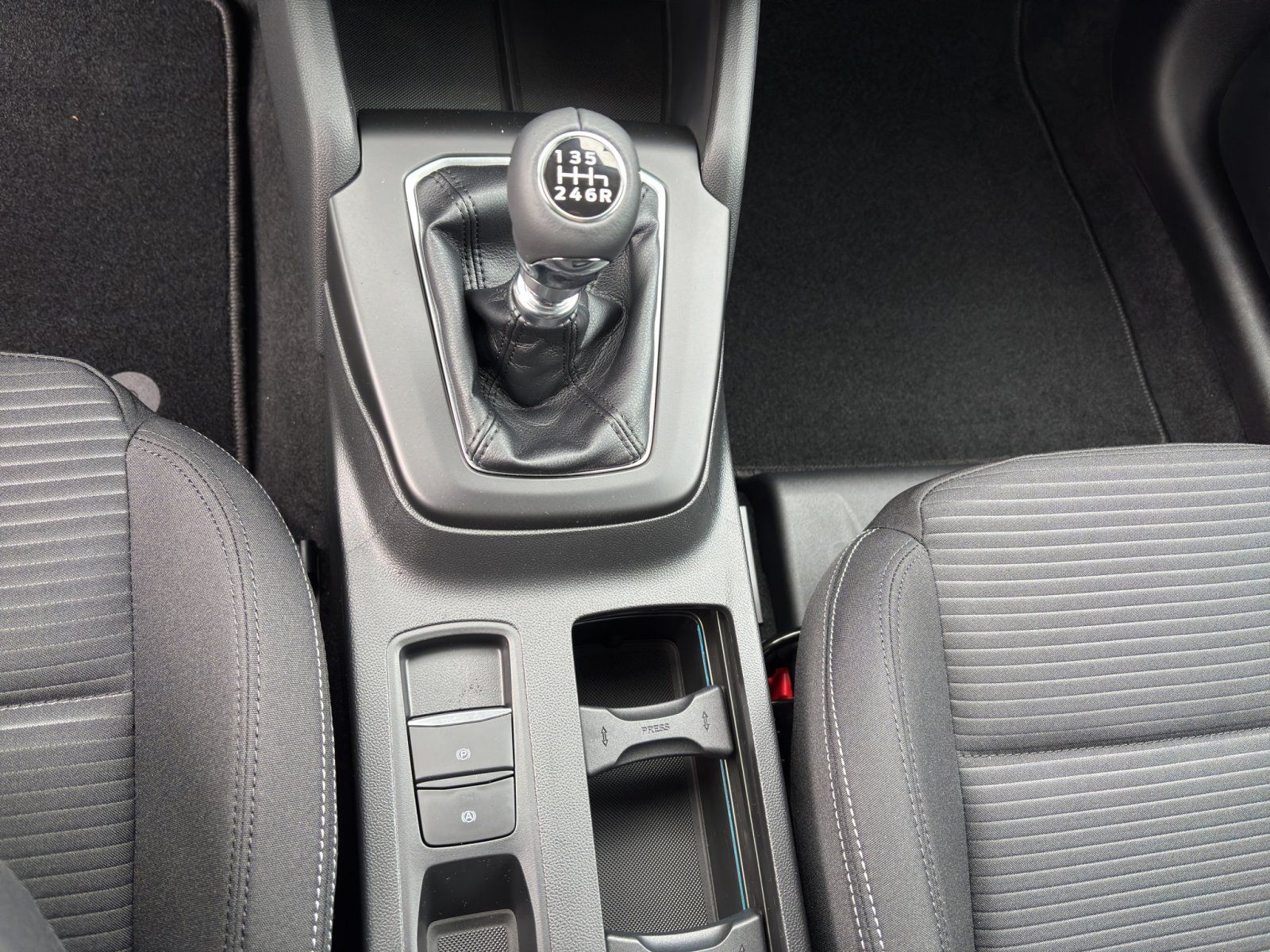 Fahrzeugabbildung Ford Focus Titanium #Winterpaket