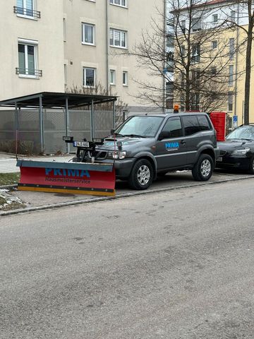 Nissan Winterdienstfahrzeug / Nissan Terrano 2 / ...