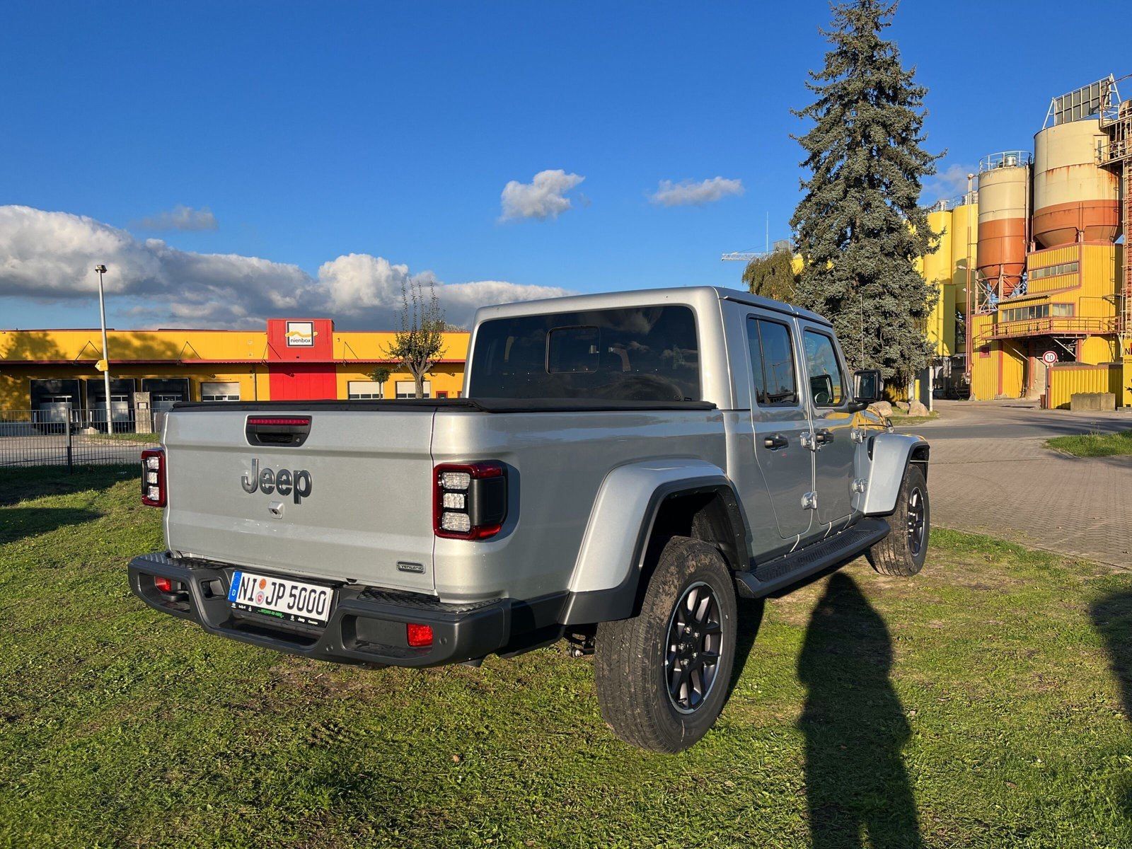 Fahrzeugabbildung Jeep Gladiator Overland 4WD