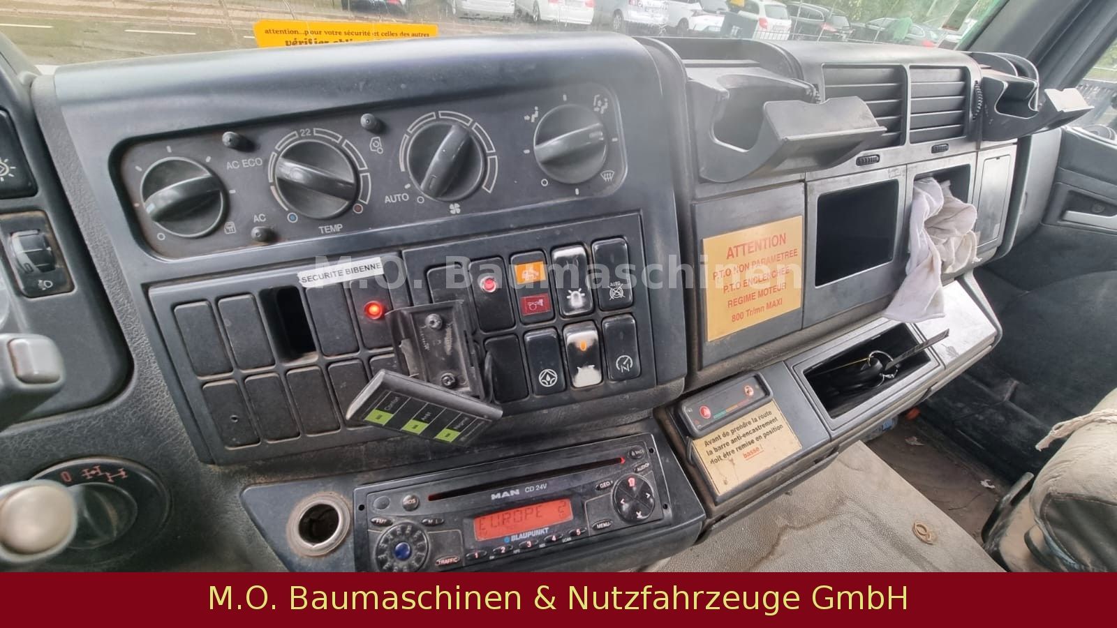 Fahrzeugabbildung MAN TGA 33.360 / 6x4 / Bordmatik /3.Seitenkipper