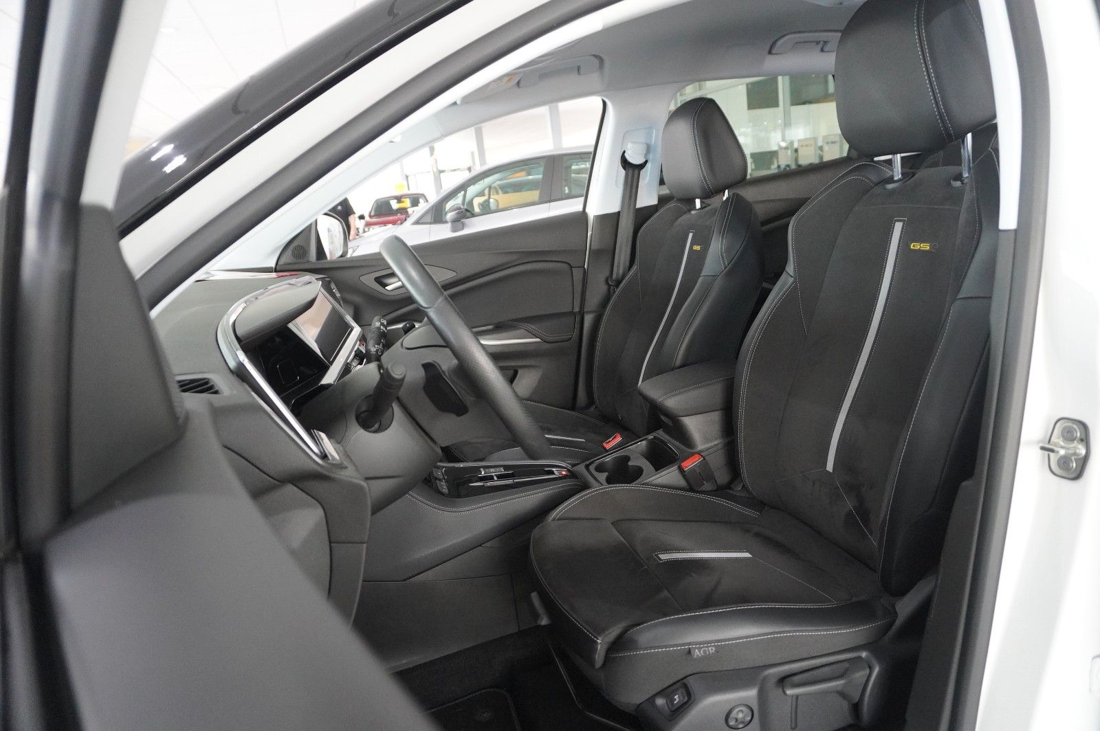 Fahrzeugabbildung Opel Grandland (X) 1.6T GSe HYBRID 4X4 NAVI/LED/SPORT