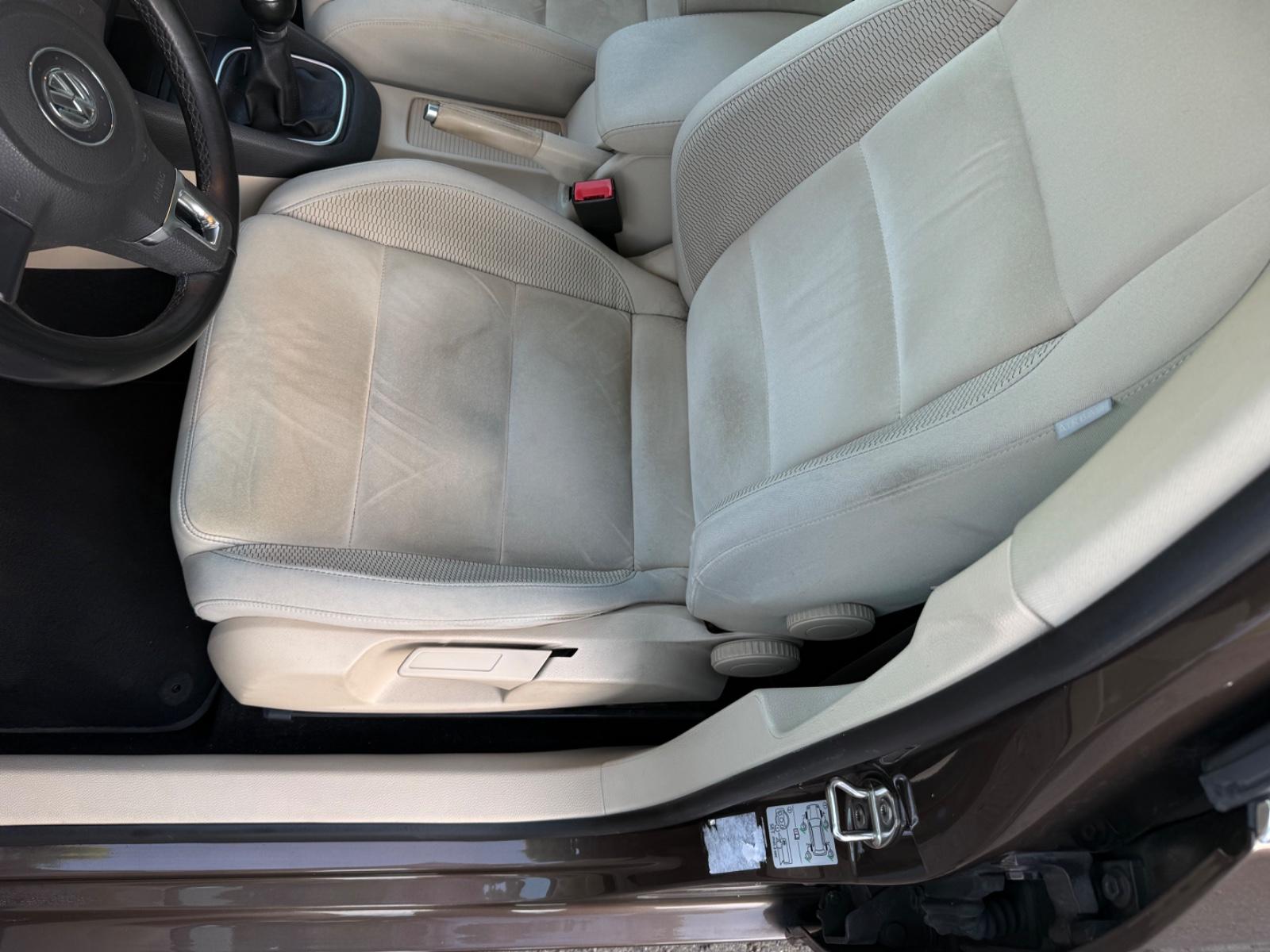 Volkswagen Golf 2010 — photo 12