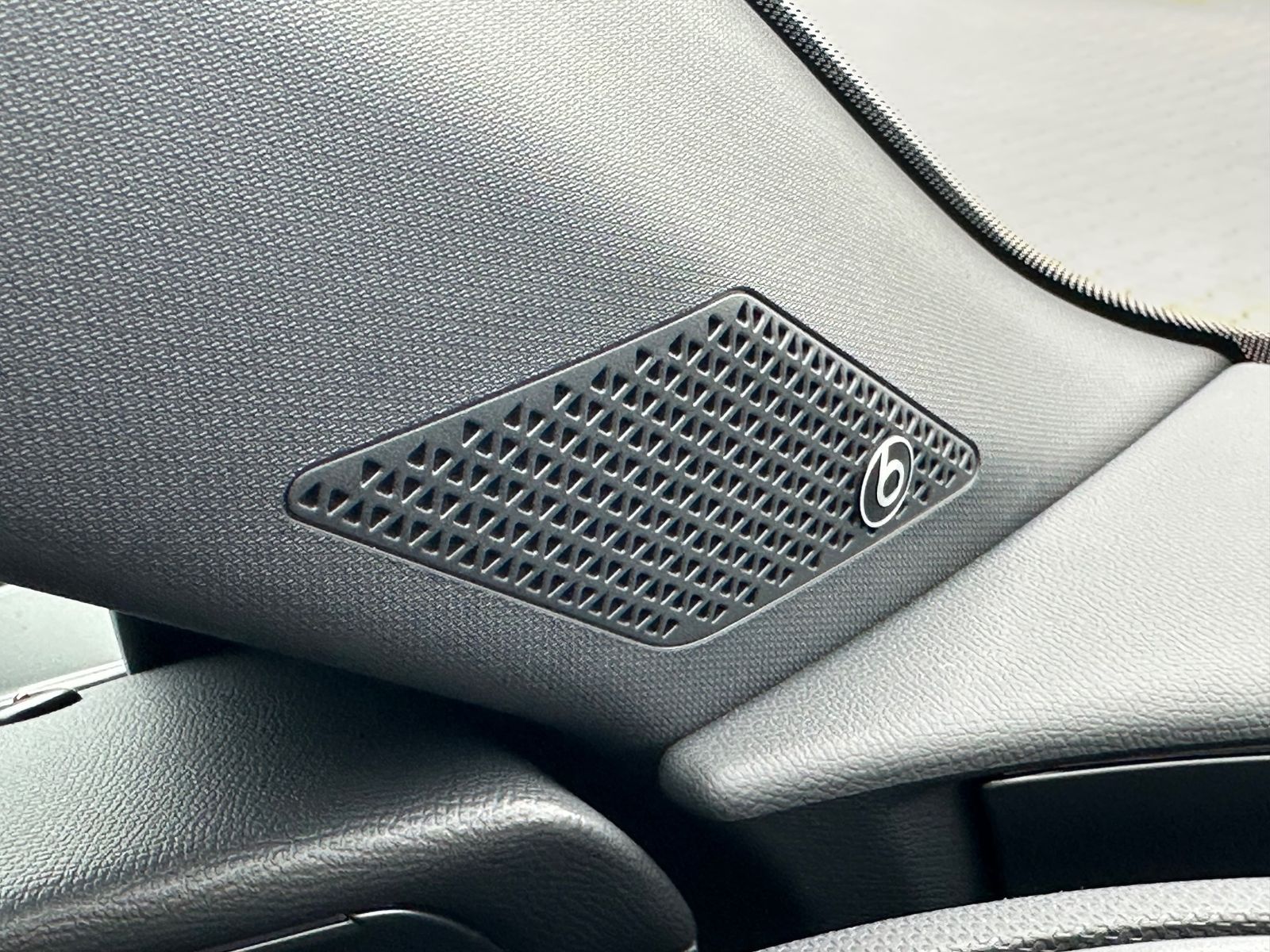 Fahrzeugabbildung CUPRA Leon Sportstourer 1.5 eTSI DSG NAV+LED+ACC+KAM