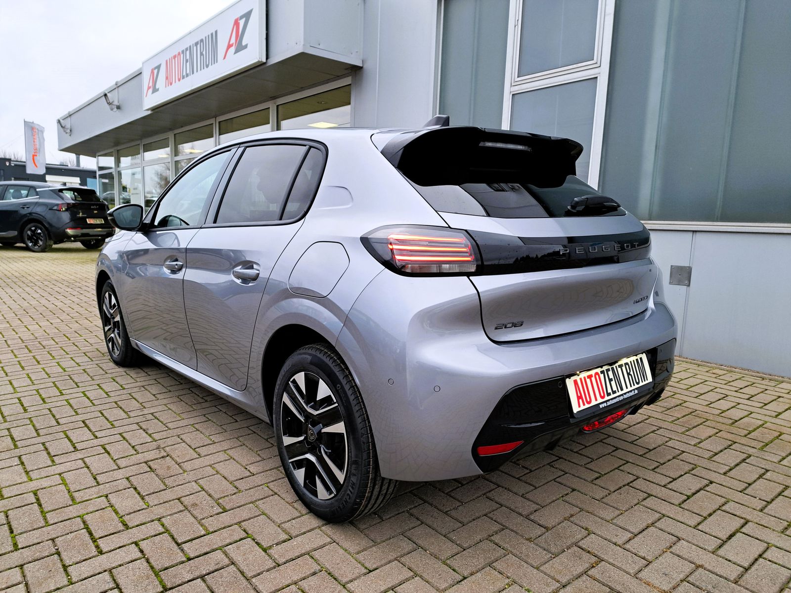 Fahrzeugabbildung Peugeot 208 Allure 1.2 Hybrid AUTOMATIK NAVI SITZHEIZUNG