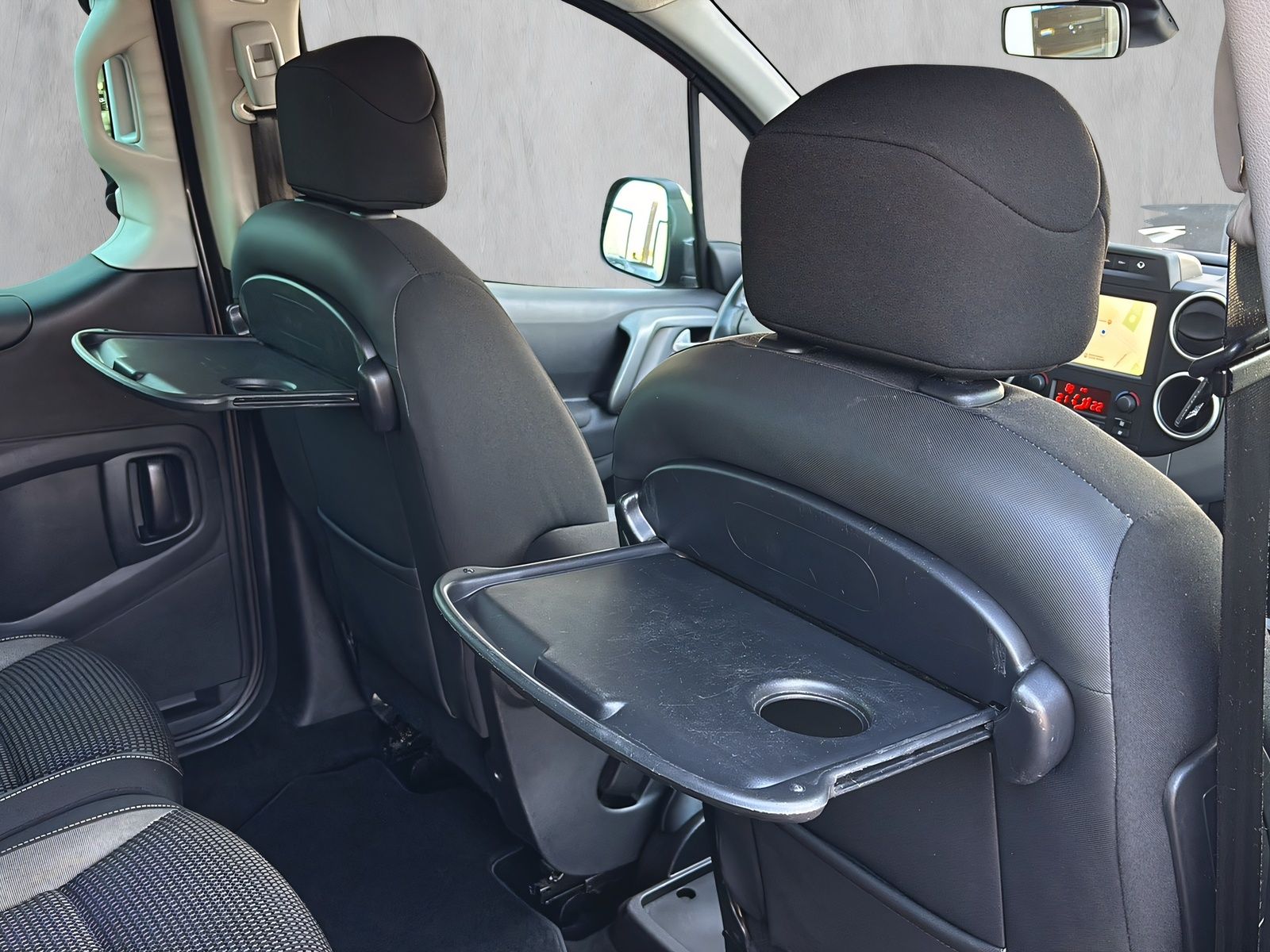 Fahrzeugabbildung Peugeot Partner Tepee Allure 1.2 Pure Tech Klimaaut.Temp