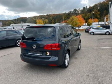 Volkswagen Touran - 10