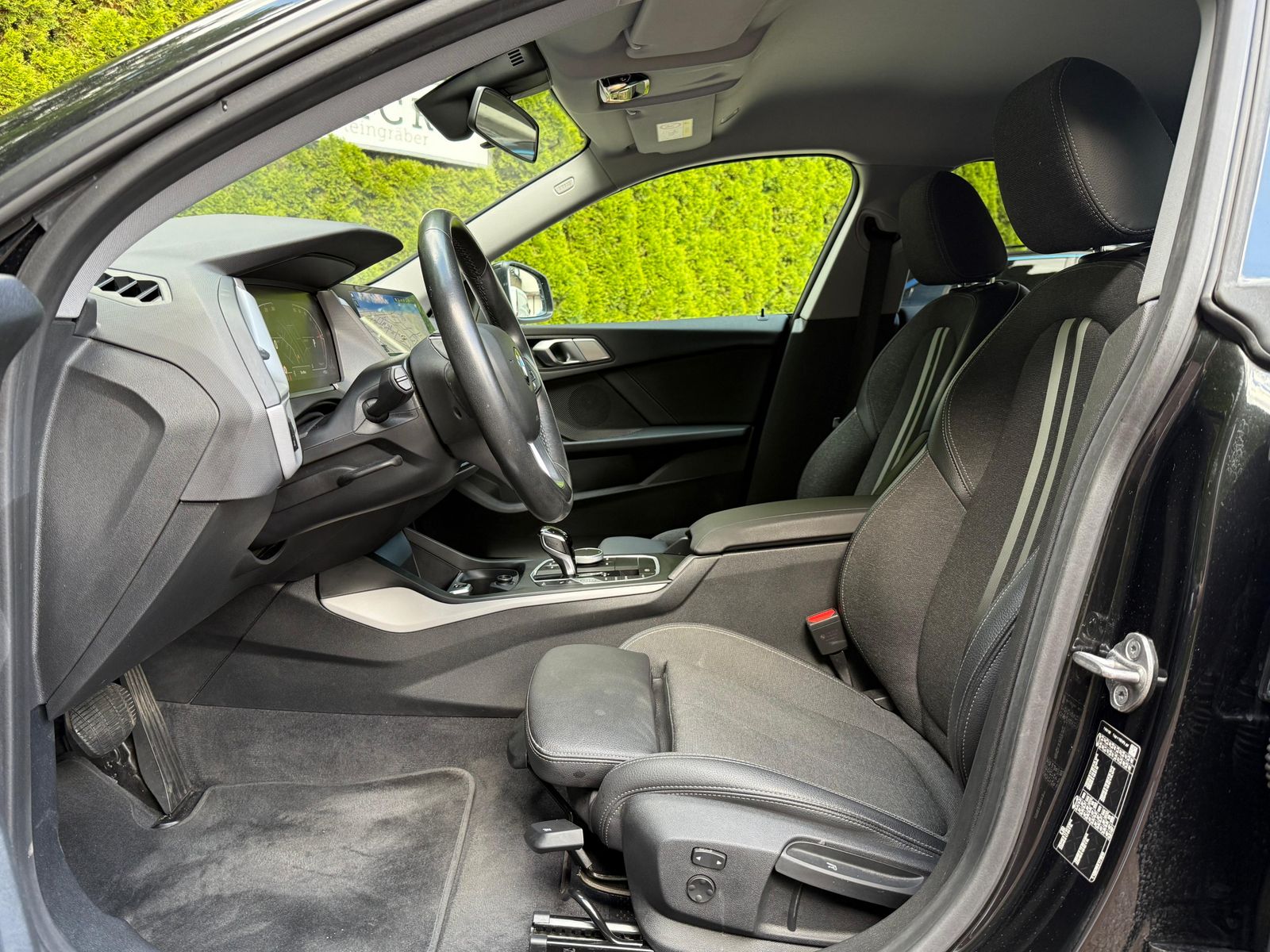 Fahrzeugabbildung BMW 216 d Aut. Gran Coupe Sport-Line LED+AHK+NAV+SHZ