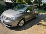 Volkswagen Golf 5 VI Plus 1.6 Sportline - vieles Neu- TOP - Volkswagen Golf Plus in Wiesbaden