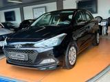 Hyundai i20 Classic 1. Hand / Klima / Alwetter - Hyundai i20: Schwarz
