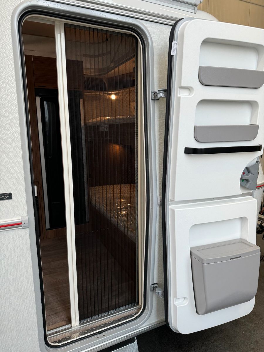 Fahrzeugabbildung HYMER / ERIBA / HYMERCAR Eriba Touring 560  - 9.099€ SPAREN!