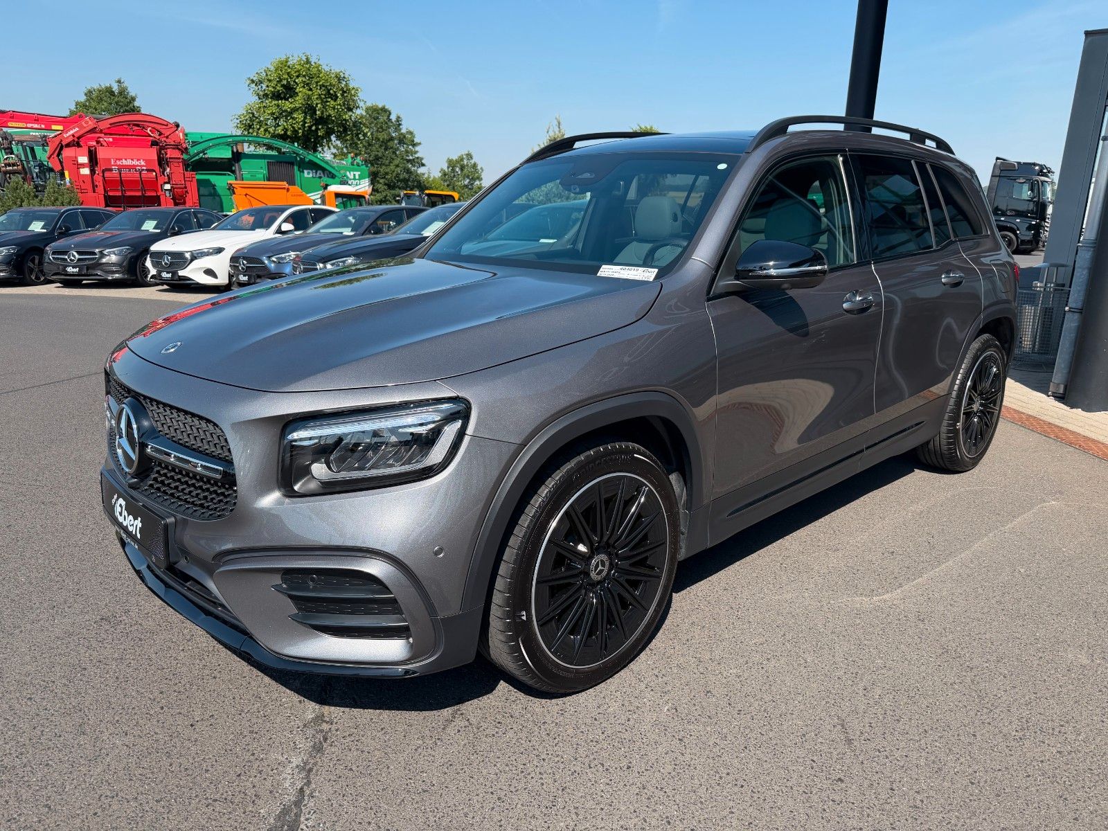 Fahrzeugabbildung Mercedes-Benz GLB 250 4M AMG Night+Pano+Burm+360°+Keyless+20"