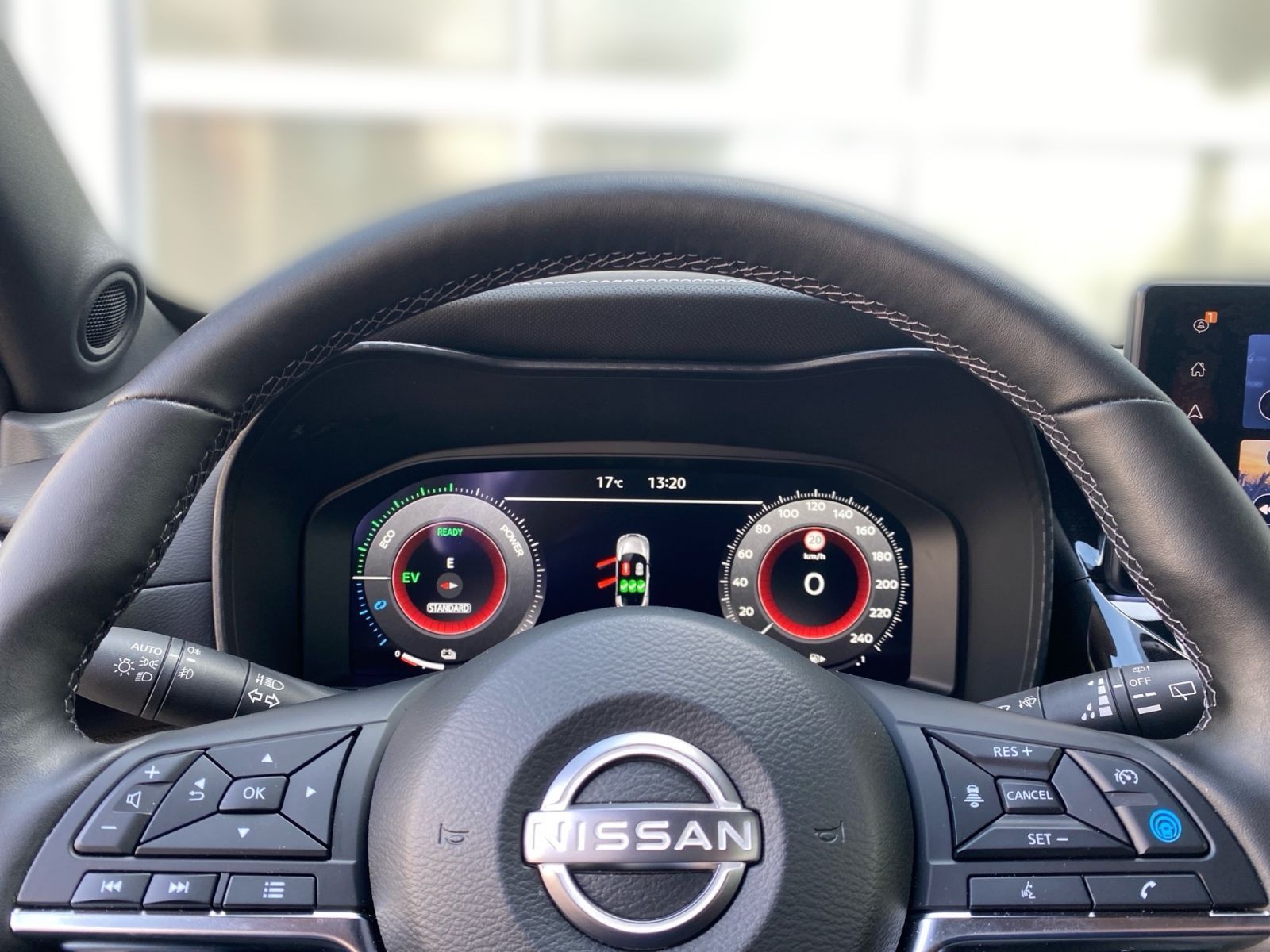 Fahrzeugabbildung Nissan Juke 1.6 Automatik Hybrid Tekna *Bose*360'*19Z*