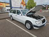 Mercedes-Benz E 230 - Mercedes-Benz E 230 aus 1990